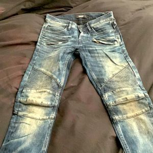 Perfect jeans for dressing up or dressing Down.